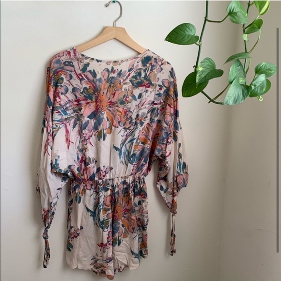 Floral Printed Wrap Top Romper size small/Medium - Picture 2 of 3